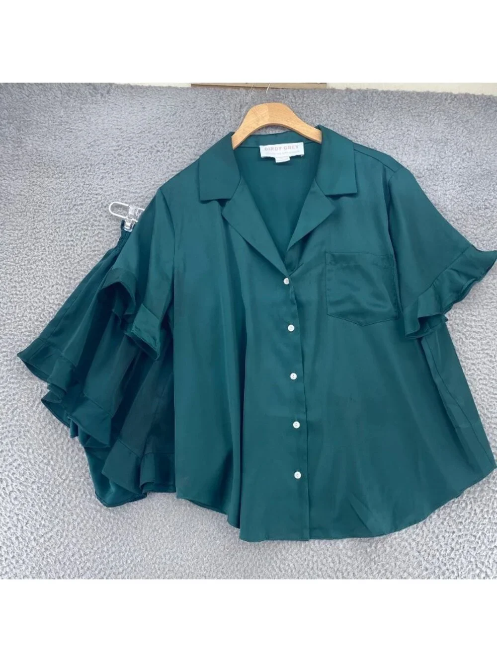 Birdy Grey Pajama Set Womens Large Emerald Ruffled Shorts Button Up Shirt Lounge
